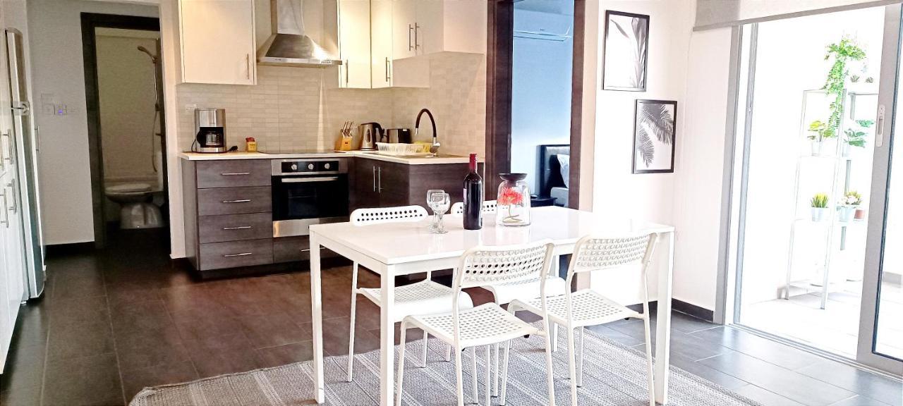 Dezo Luxury Town Apartment Larnaca Zewnętrze zdjęcie