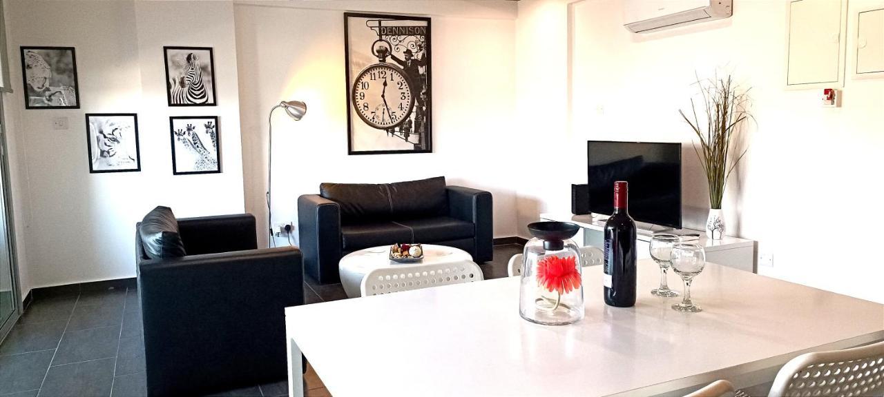 Dezo Luxury Town Apartment Larnaca Zewnętrze zdjęcie